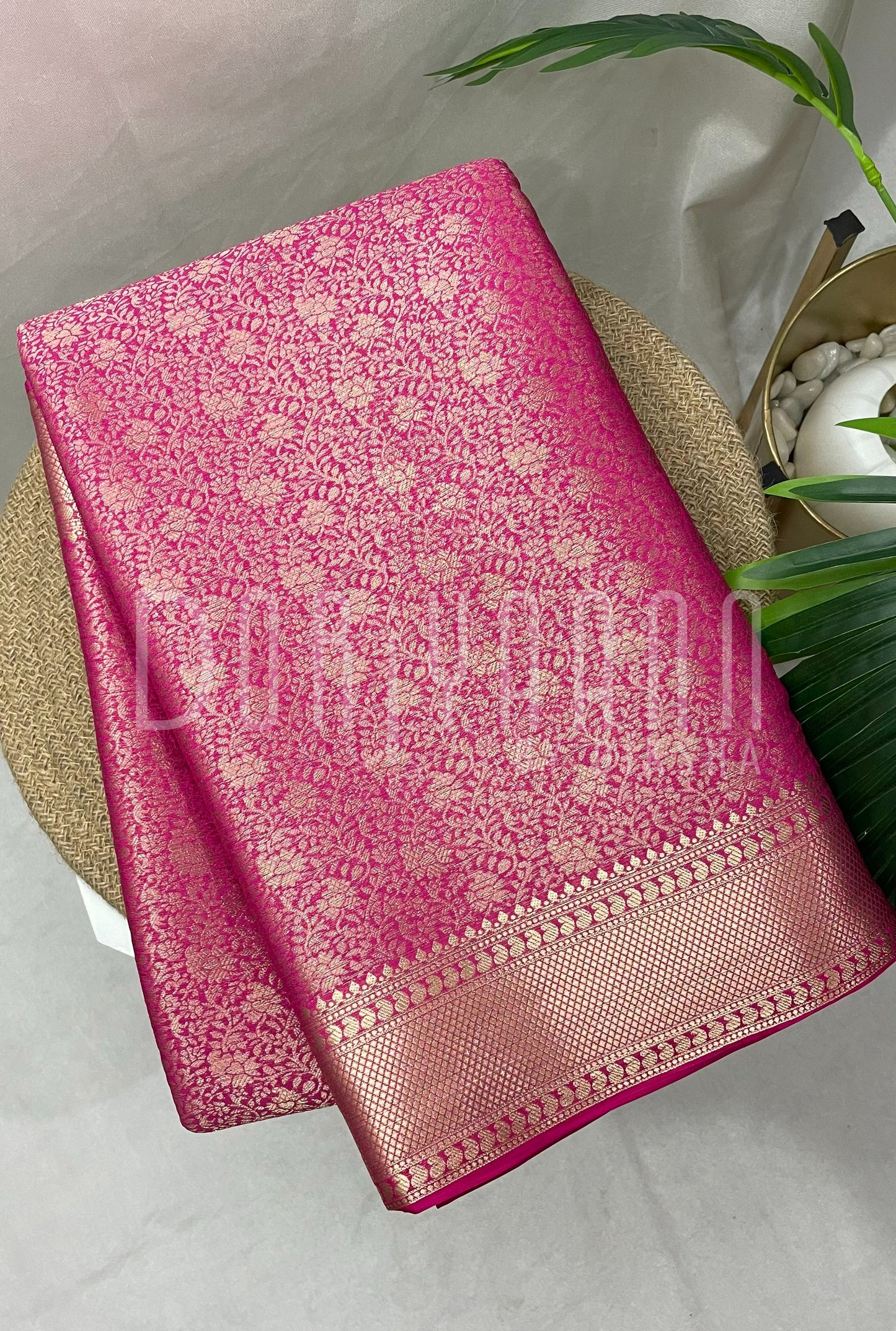 Luxurious Tanchoi Georgette Silk Saree